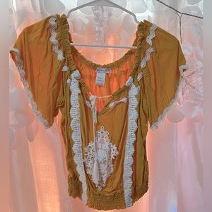 stretchy waist band at the bottom. Worn 1 time.